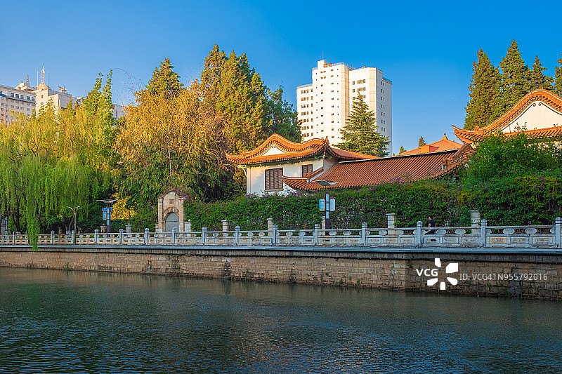 昆明市中心的盘龙江图片素材