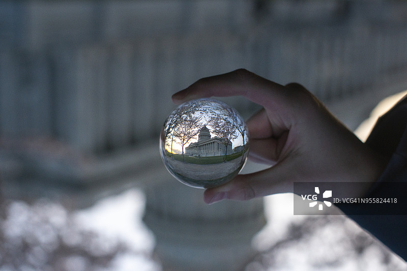 球体中的犹他州议会大厦图片素材