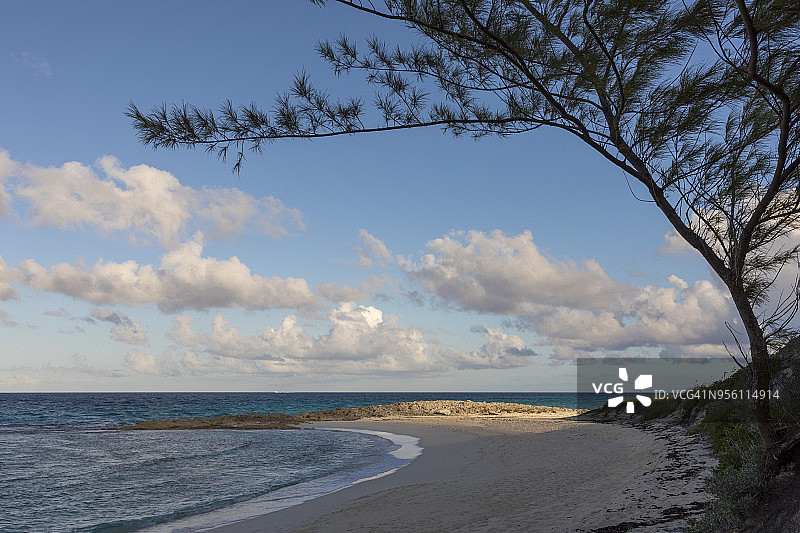 海滩海湾，斯托金岛，埃克苏马斯，巴哈马群岛图片素材