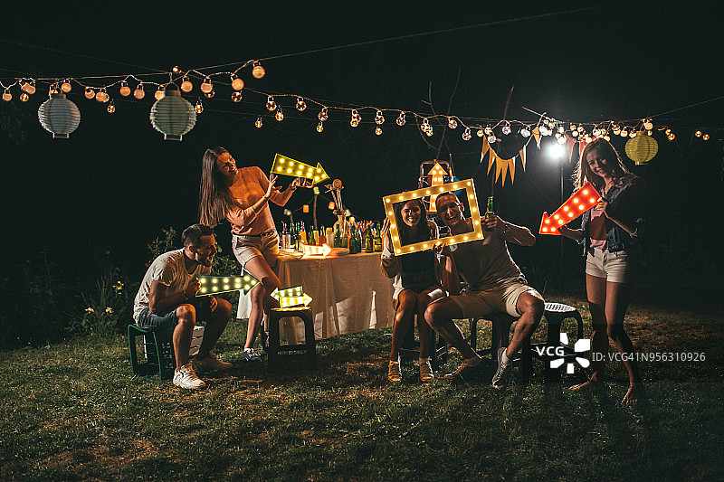 户外聚会图片素材