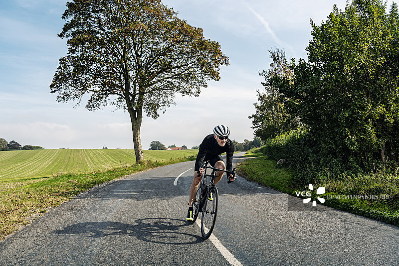 自行车手训练骑行图片素材