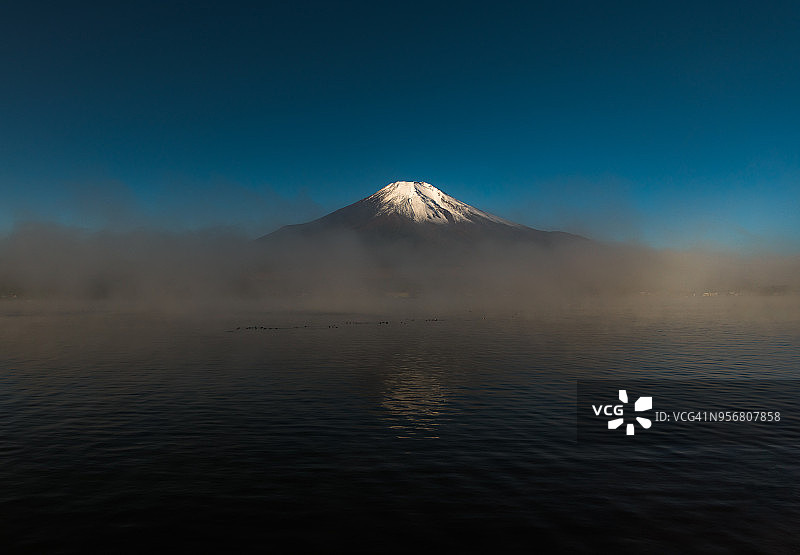 富士山山中湖日出图片素材