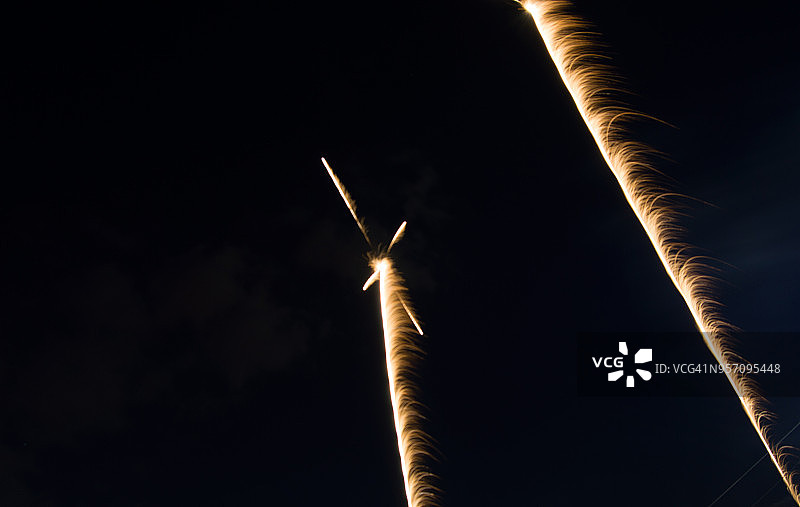 葡萄牙巴塞罗斯烟花表演图片素材