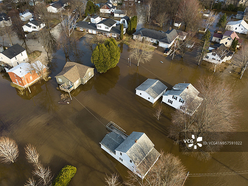 2018年春天加拿大新不伦瑞克省弗雷德里克顿市巴克尔斯角圣约翰河洪水图片素材