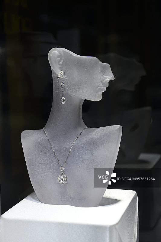 美国伊利诺伊州芝加哥珠宝店橱窗图片素材