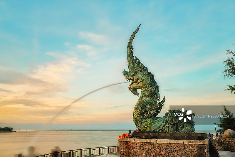 那伽雕像图片素材