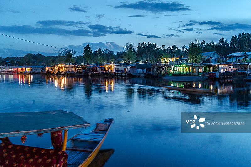 达尔湖的蓝色时刻图片素材