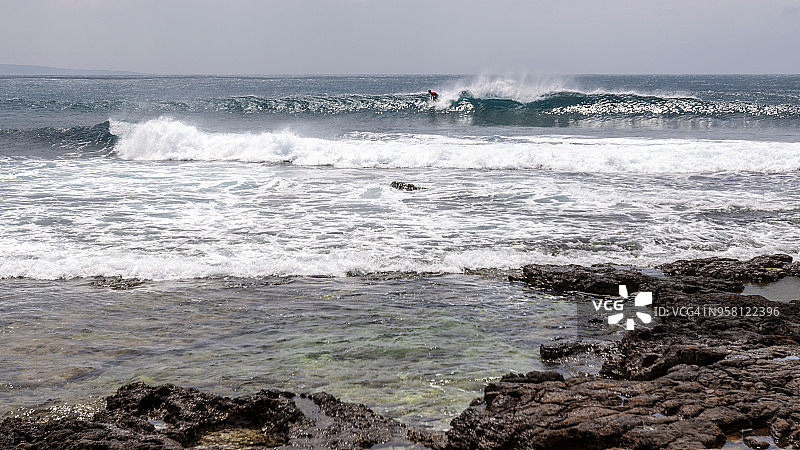 在太平洋冲浪图片素材