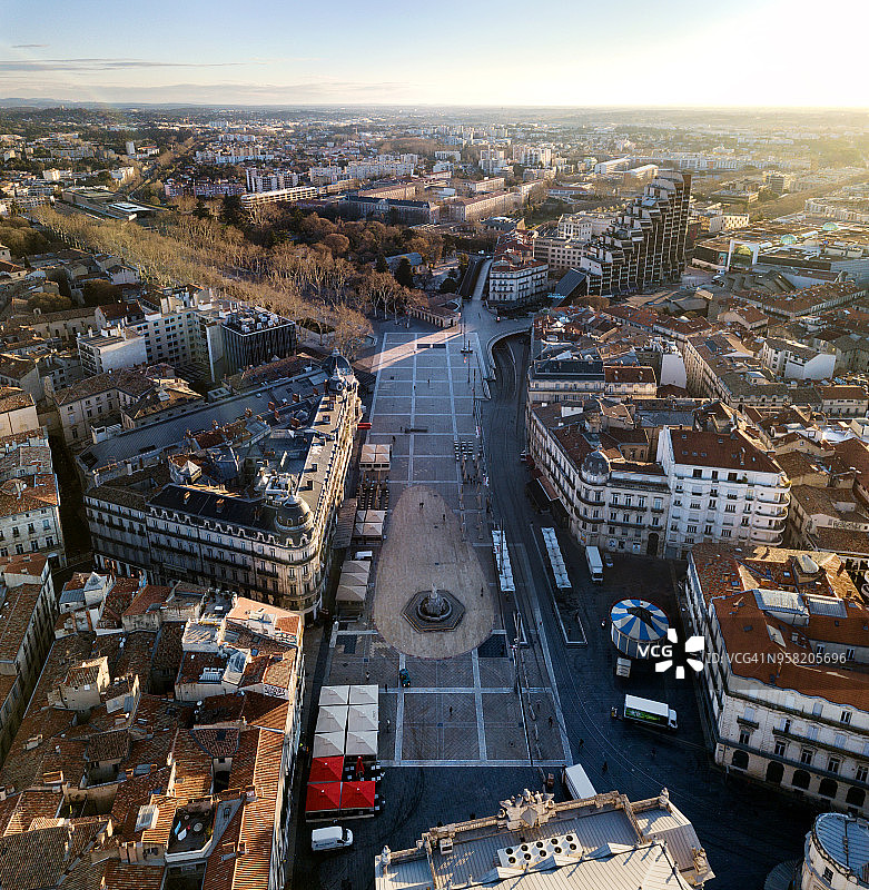 蒙彼利埃喜剧广场日出图片素材