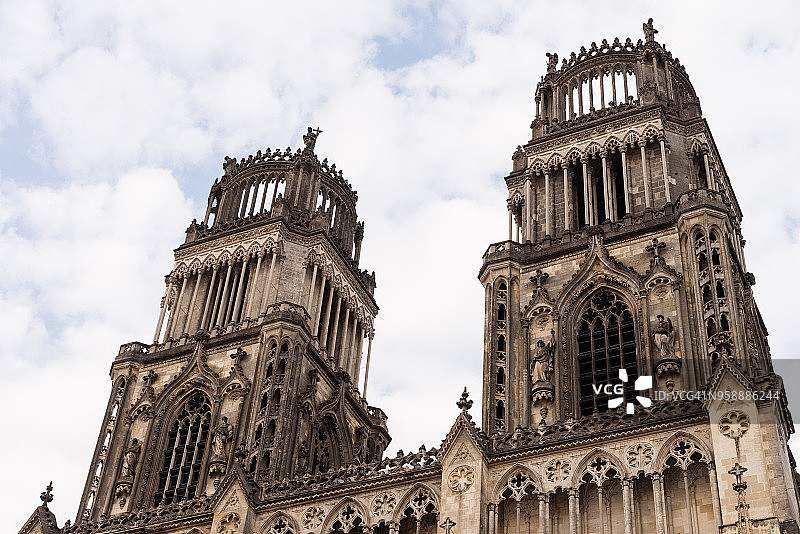 法国奥尔良圣十字大教堂的塔楼图片素材