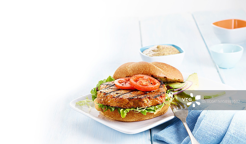 牛油果蔬菜汉堡图片素材