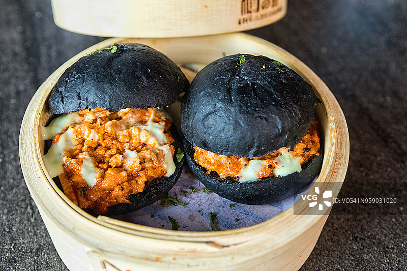 黄油鸡肉卡邦包图片素材