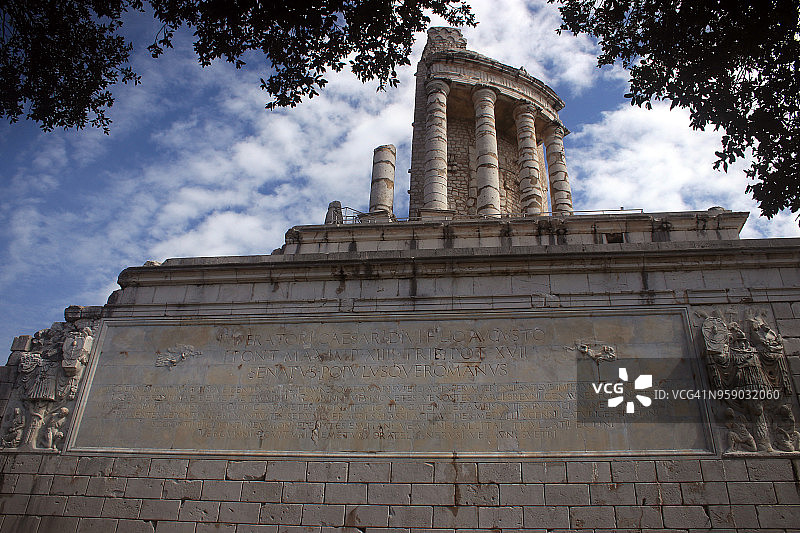 奥古斯都纪念碑和铭文图片素材