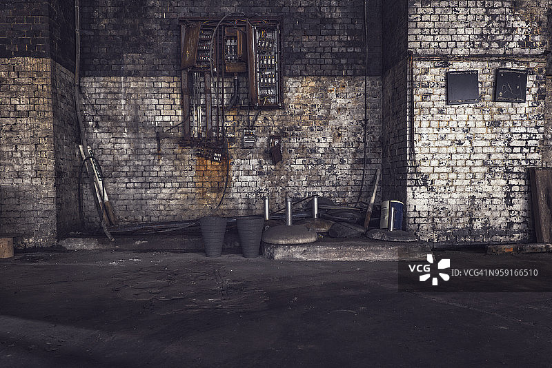 废弃的工业地窖图片素材