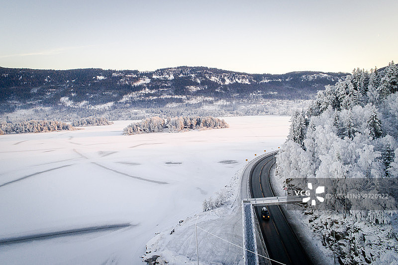 挪威布斯克吕德乡村雪景航拍图片素材