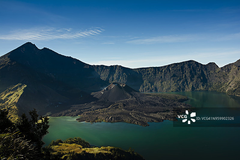 印度尼西亚龙目岛林贾尼火山景观图片素材