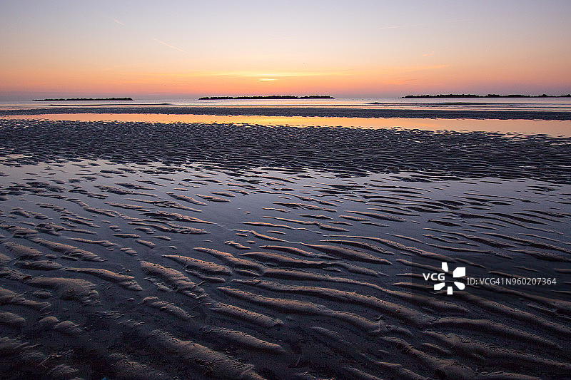 费拉拉Lido delle Nazioni海滩日出图片素材