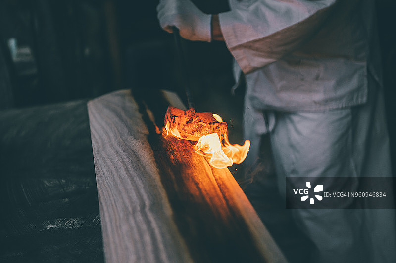 制作伽倻琴（韩国传统乐器）图片素材