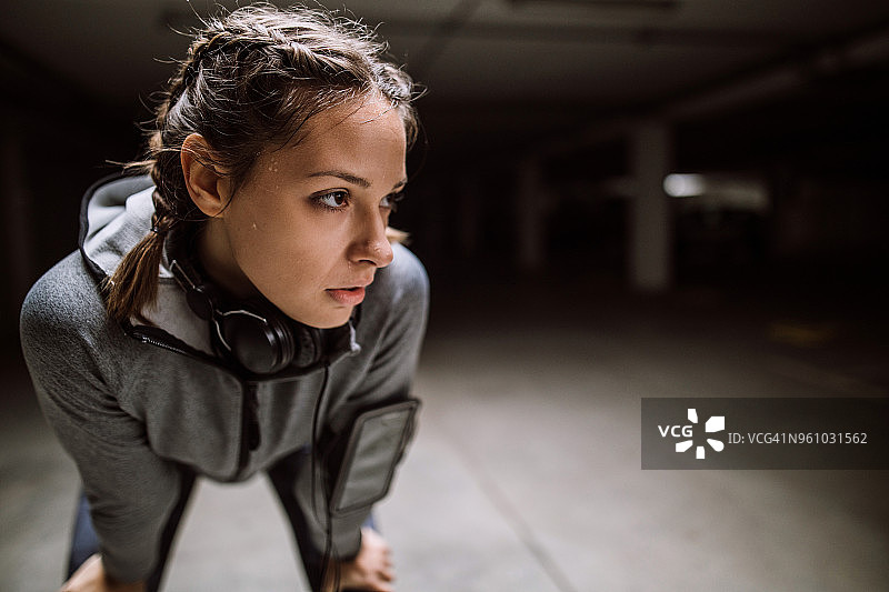 疲惫的训练图片素材