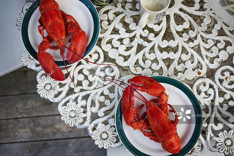 餐盘中的龙虾俯视图图片素材