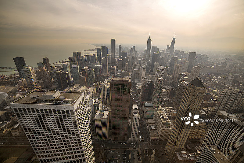 黎明时分的城市景观航拍图片素材
