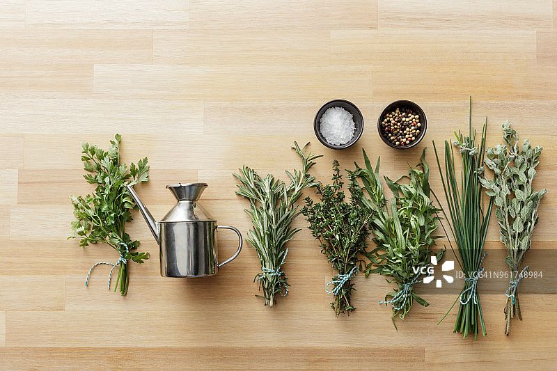 调味料：香草和香料静物图片素材