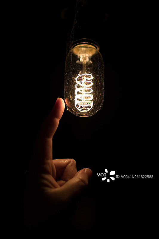 触碰光明图片素材