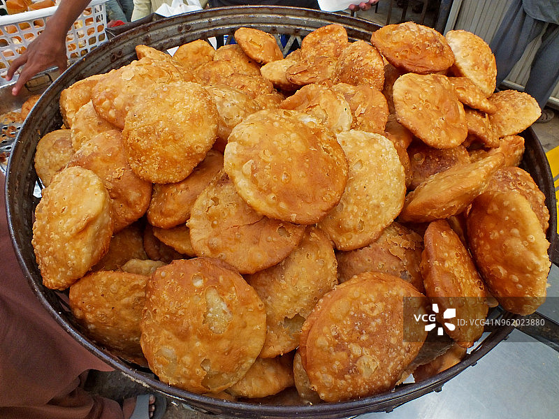 生活在城市的街道上图片素材