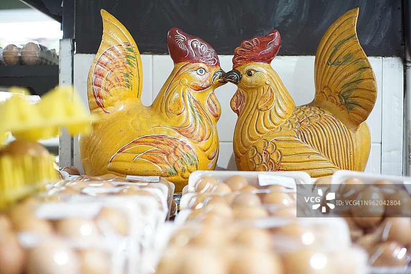 超市小鸡存钱罐图片素材