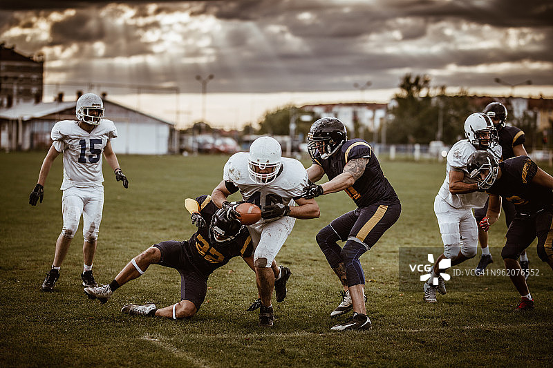 美式橄榄球精彩瞬间图片素材