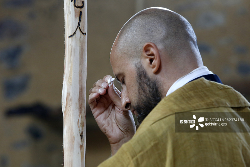 禅修（静修）：大师进行仪式，法国图片素材