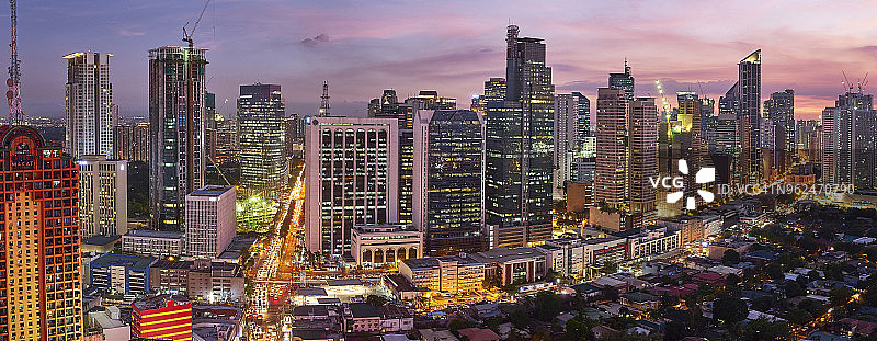 菲律宾马卡蒂马尼拉大都会商务区夜间航拍全景图片素材