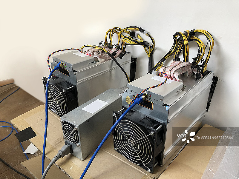 在家挖掘加密货币图片素材