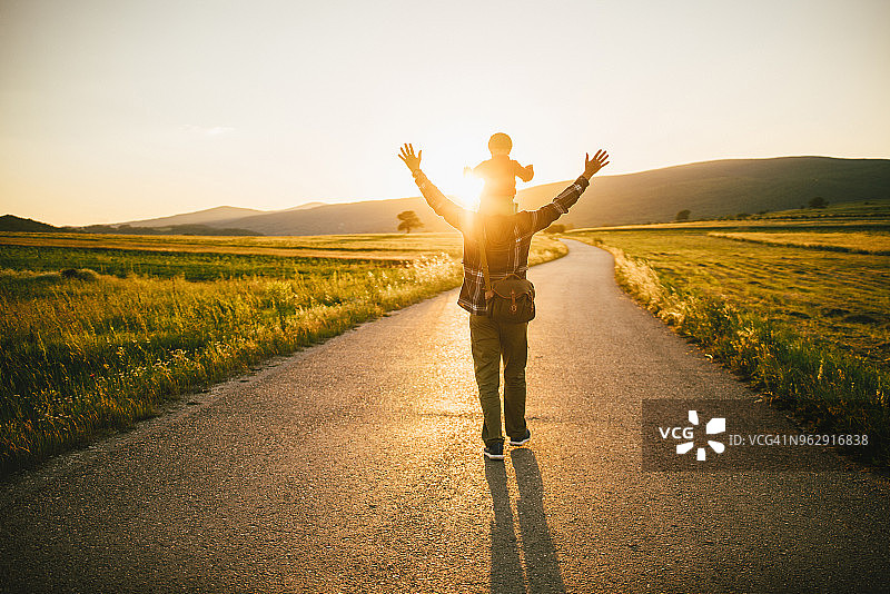 父亲和儿子图片素材