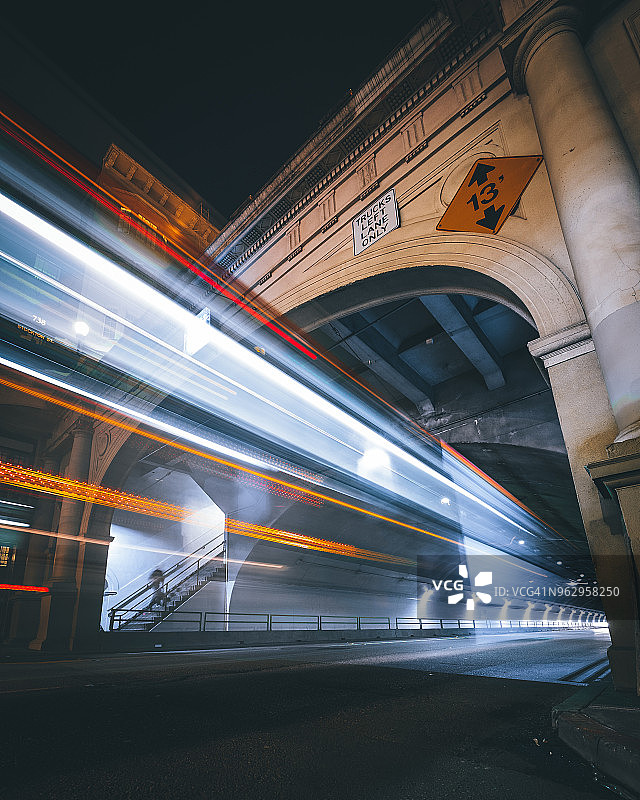 斯托克顿隧道灯光小径图片素材