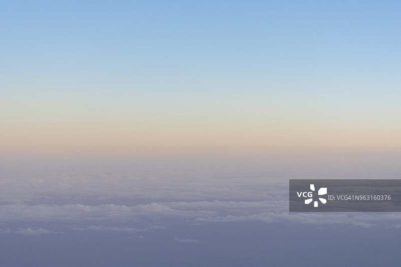 朦胧日落鸟瞰图片素材