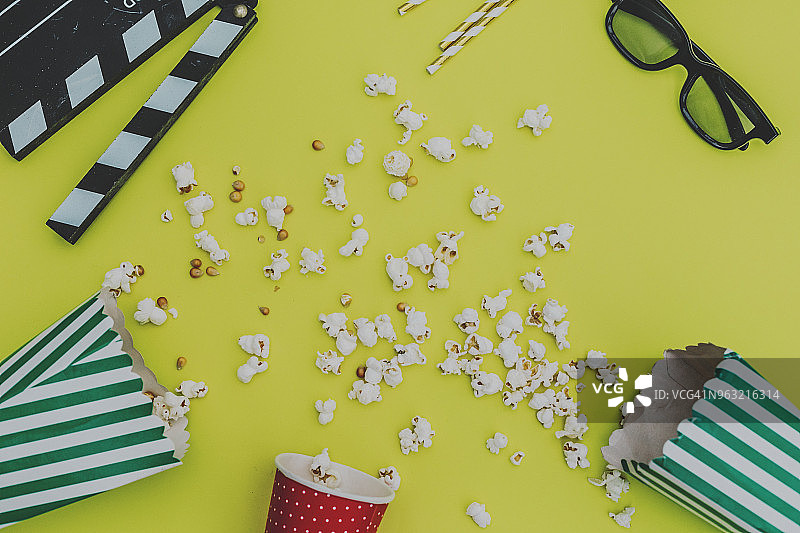 3D眼镜、电影票和爆米花图片素材