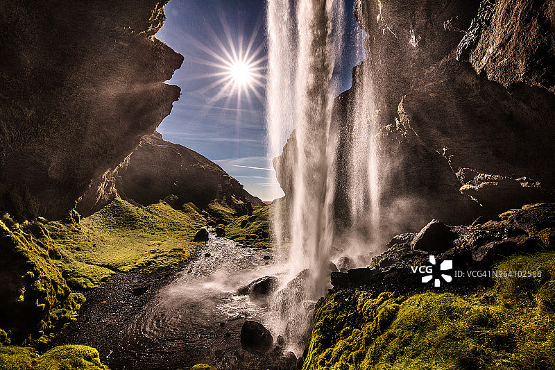 冰岛雄伟的塞里雅兰瀑布图片素材