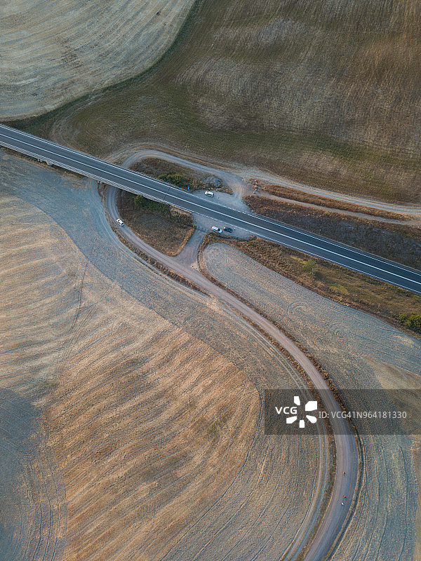 托斯卡纳瓦尔道尔恰夏季田园风光图片素材