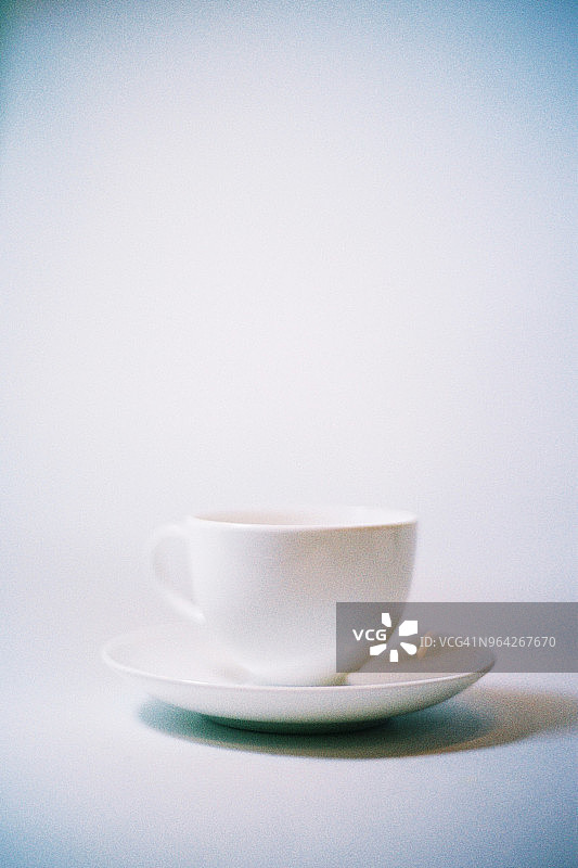 白色空杯子图片素材