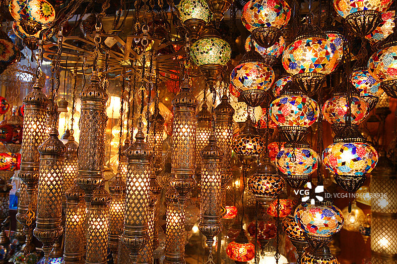 伊斯坦布尔大巴扎的土耳其马赛克灯图片素材