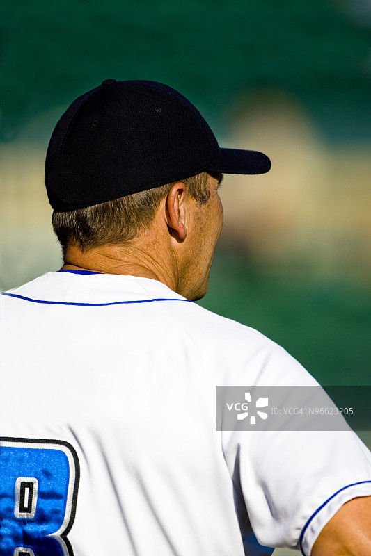 棒球运动员的后视图图片素材