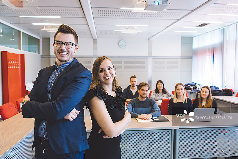 我们的首次讲座很成功图片素材