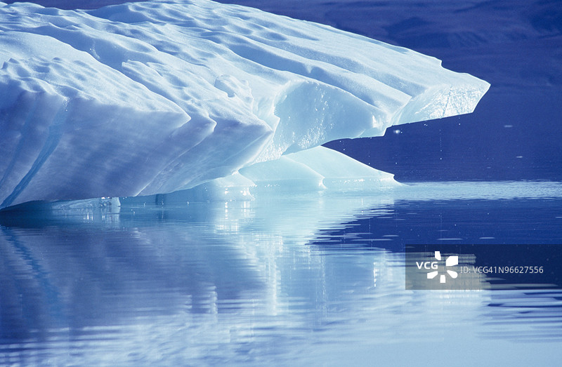 加拿大北极群岛的冰山融化图片素材