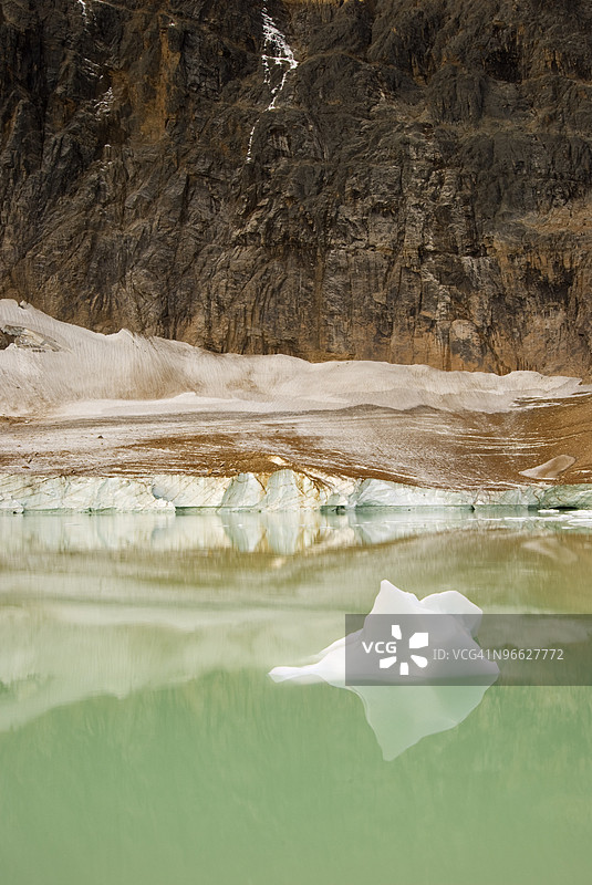 艾迪斯·卡维尔山，加拿大阿尔伯塔省贾斯珀。图片素材