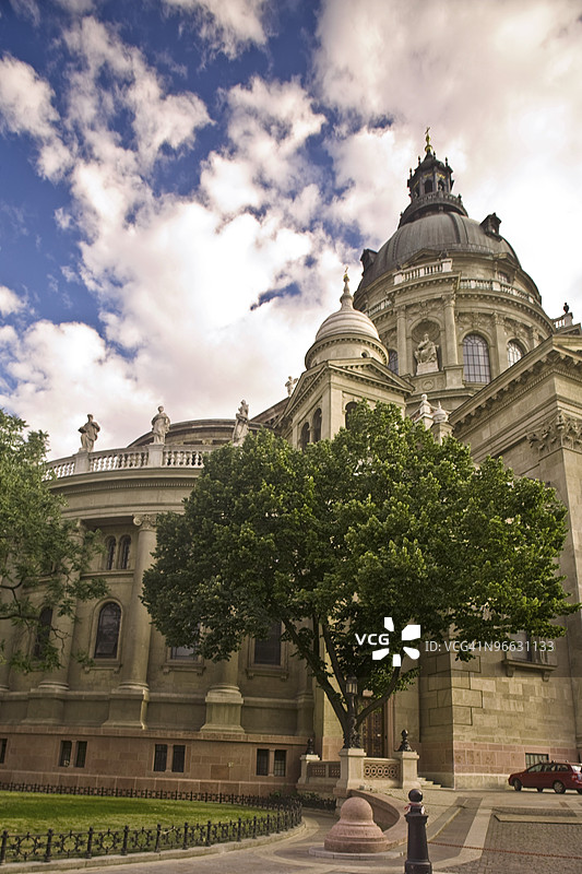 匈牙利布达佩斯的圣斯蒂芬大教堂，欧洲图片素材