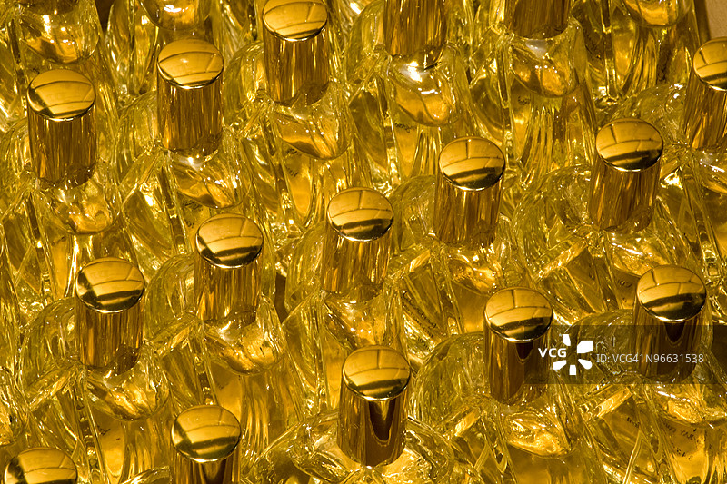 金色瓶子图片素材