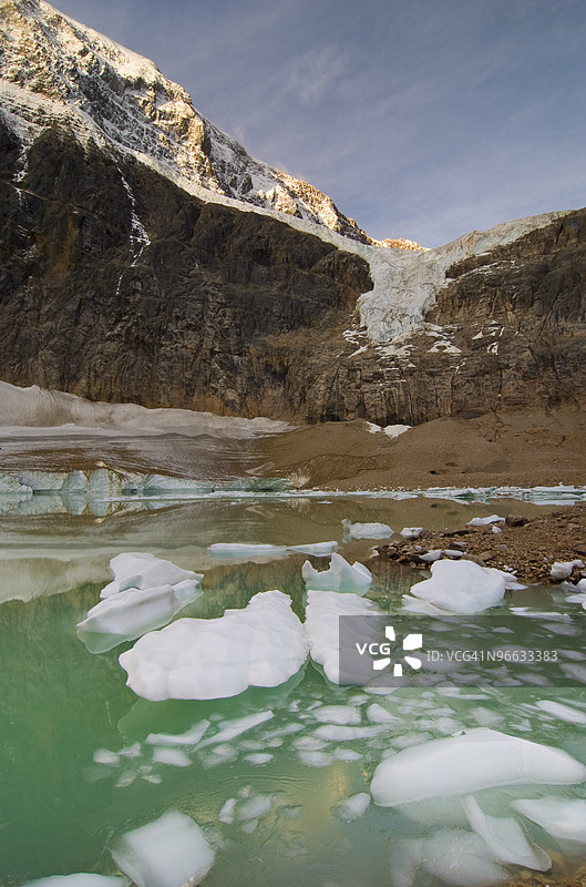 艾迪斯·卡维尔山，加拿大阿尔伯塔省贾斯珀图片素材