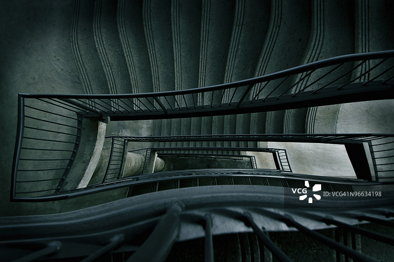 扭曲的楼梯图片素材