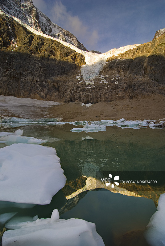 艾迪斯·卡维尔山，加拿大阿尔伯塔省贾斯珀图片素材